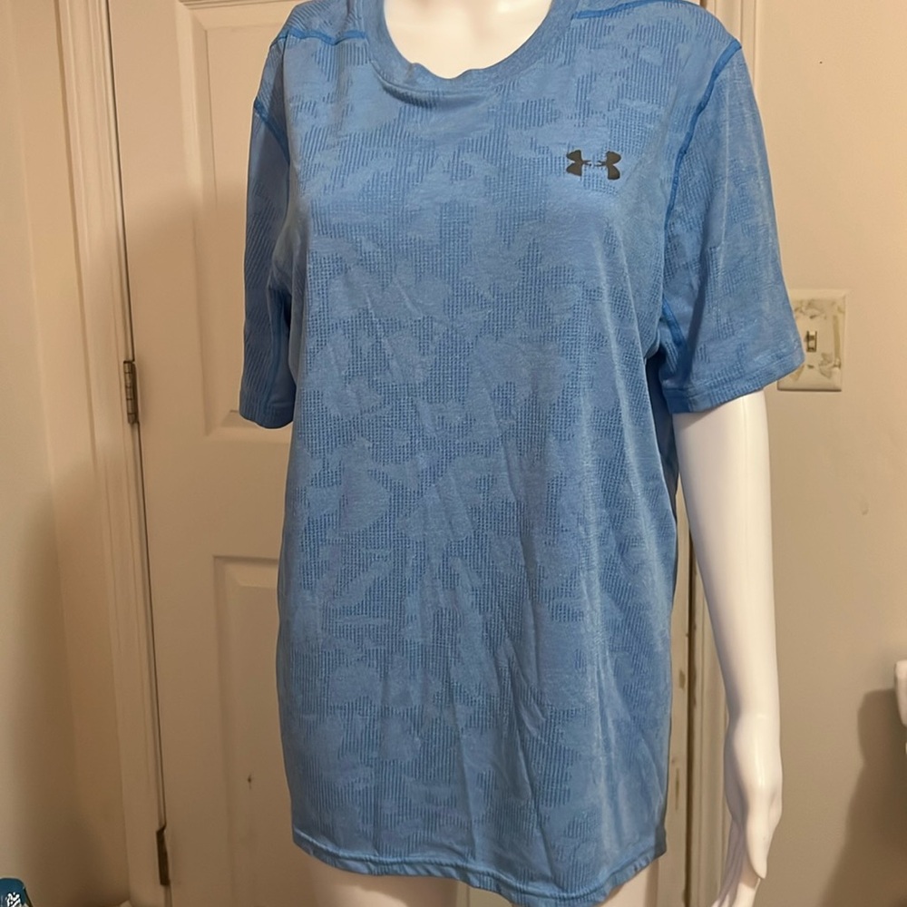 Under armor shirt